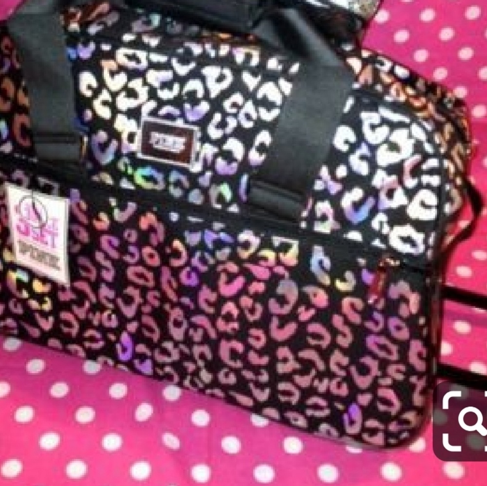 ➶ιη sεαяcн σғ - PINK leopard print wheelie bag!